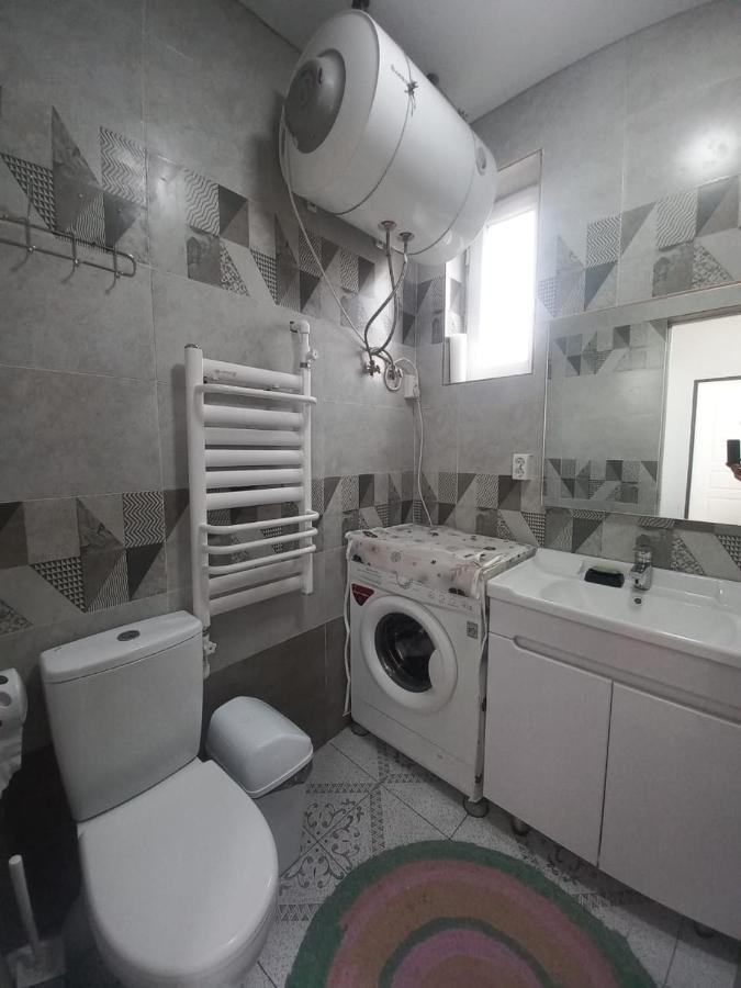 Guest House B&B Kochkor Bagian luar foto